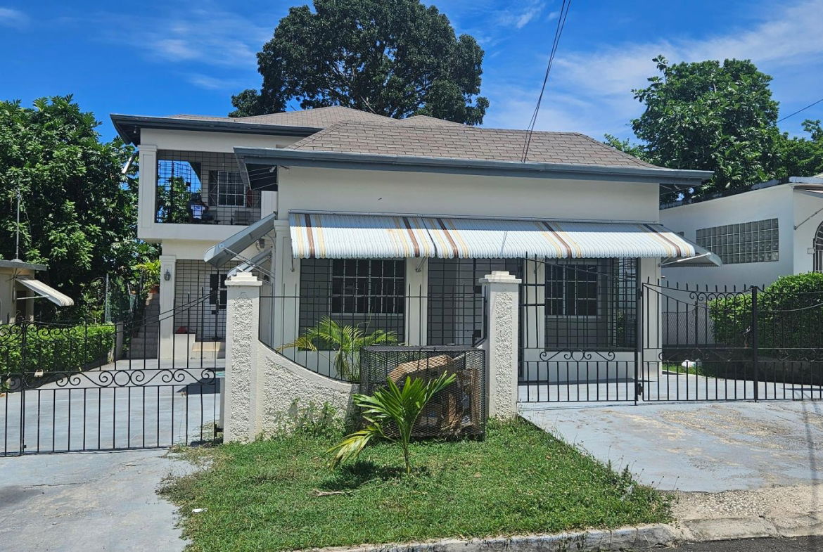 Second image of Greenwich Court in Steer Town, St. Ann, Jamaica - property is For Rent