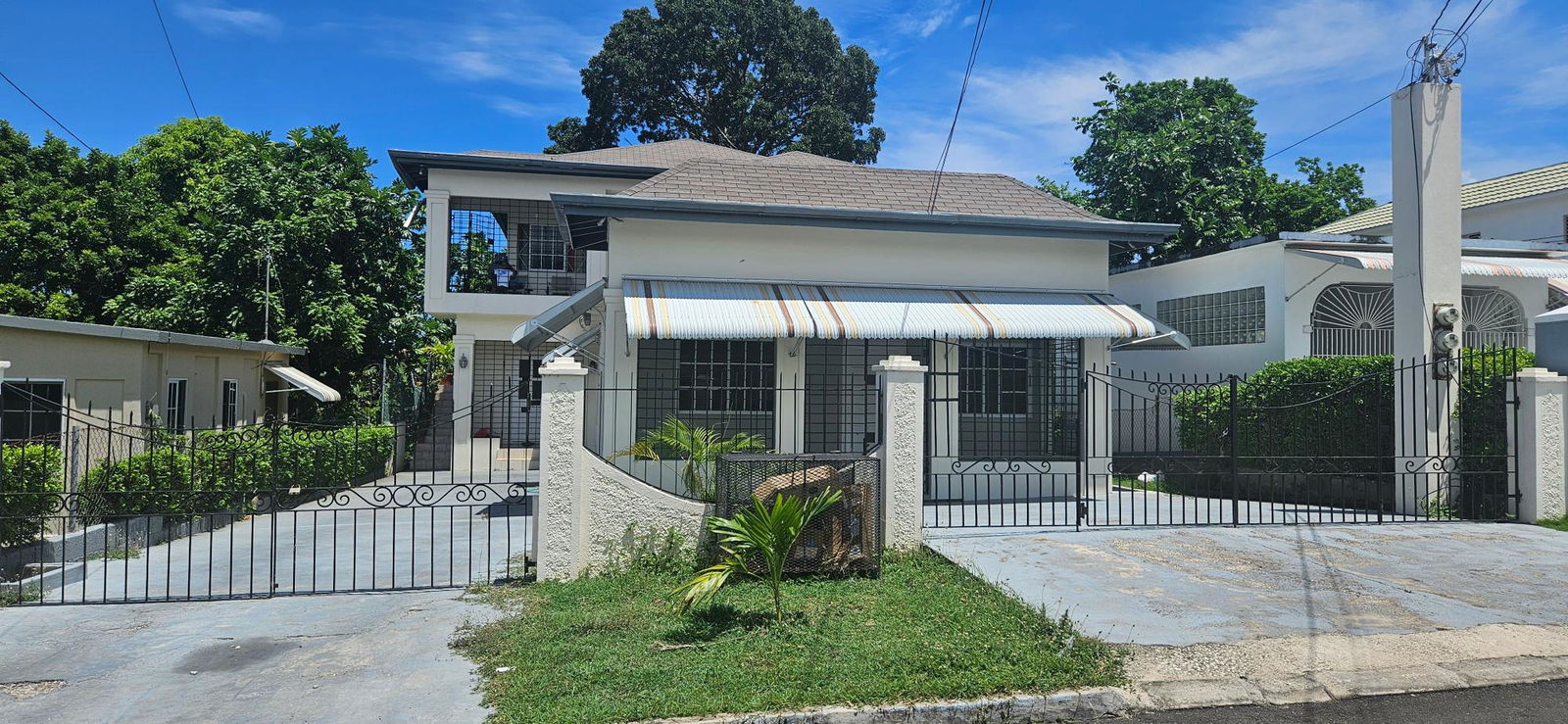 Second image of Greenwich Court in Steer Town, St. Ann, Jamaica - property is For Rent