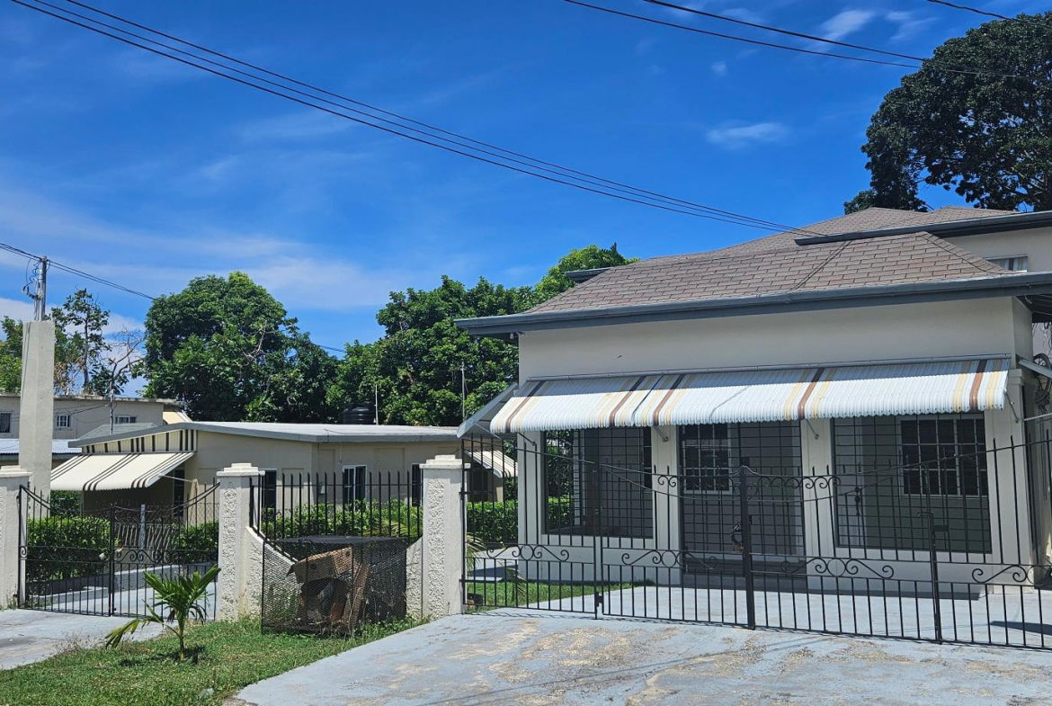 Fourth image of Greenwich Court in Steer Town, St. Ann, Jamaica - property is For Rent