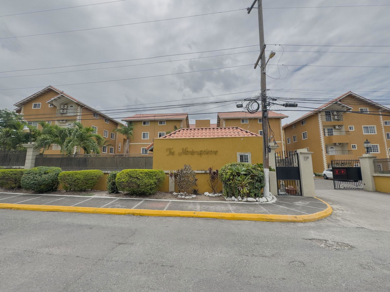 Nineteenth image of 11a East Ave in Kingston 8, St. Andrew, Jamaica - property is For Rent