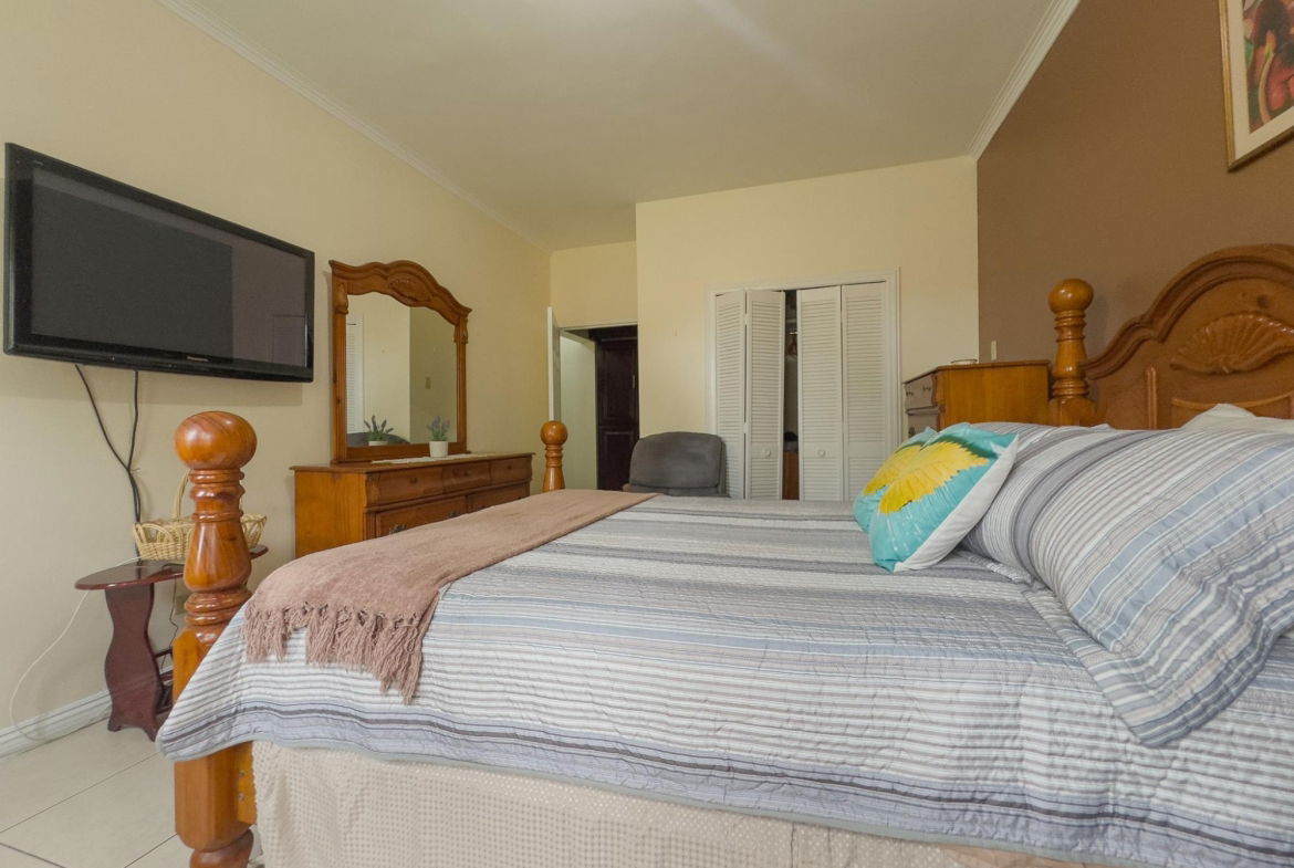 Fourth image of 11a East Ave in Kingston 8, St. Andrew, Jamaica - property is For Rent