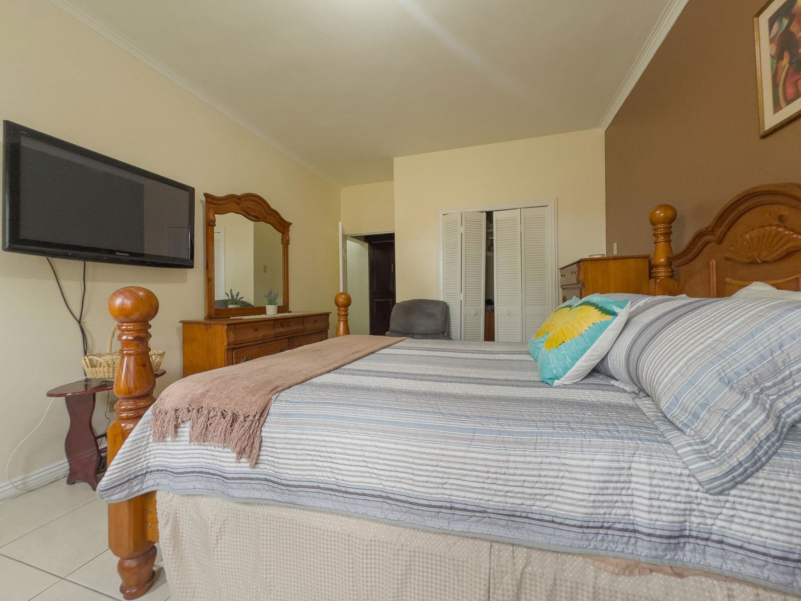 Fourth image of 11a East Ave in Kingston 8, St. Andrew, Jamaica - property is For Rent