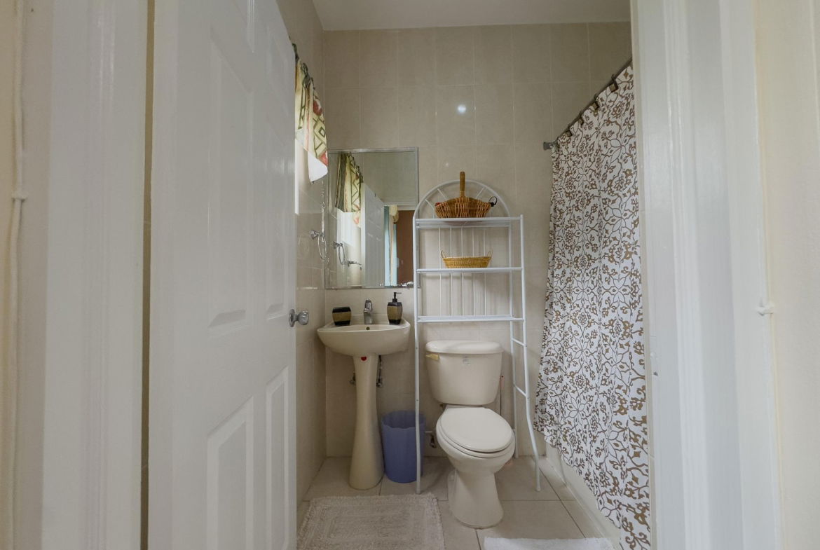Fifth image of 11a East Ave in Kingston 8, St. Andrew, Jamaica - property is For Rent