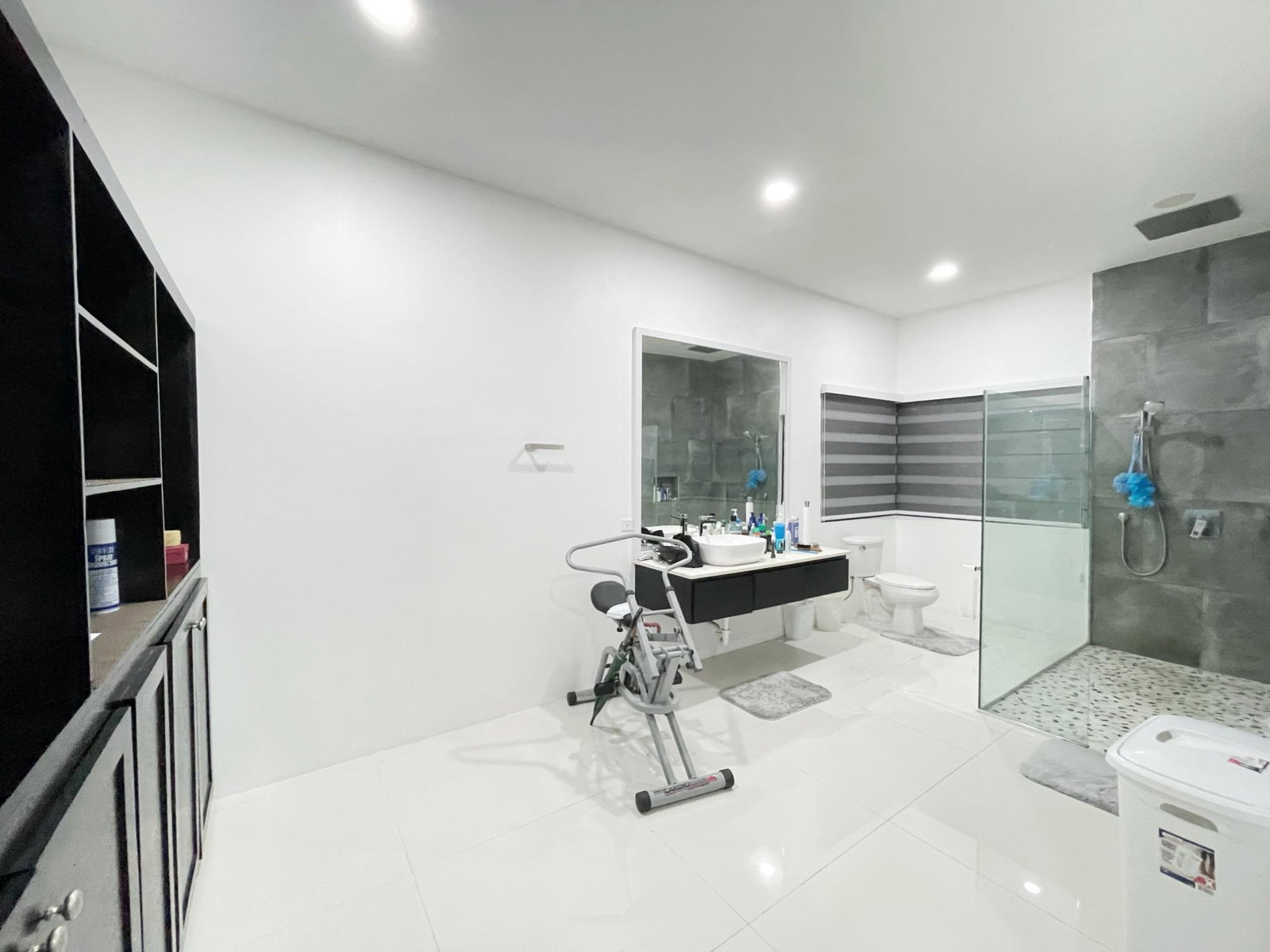 Eleventh image of 2-20 Russel Heights in Kingston 8, St. Andrew, Jamaica - property is For Sale