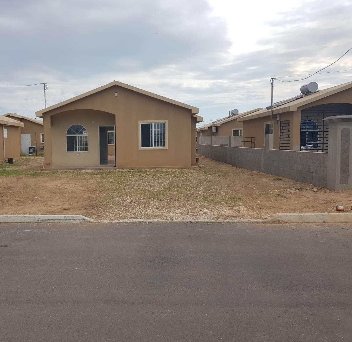 Second image of 887 Phoenix Park Village 2 in Greater Portmore, St. Catherine, Jamaica - property is For Rent
