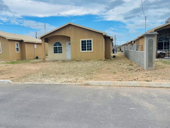 First image of 887 Phoenix Park Village 2 in Greater Portmore, St. Catherine, Jamaica - property is For Rent