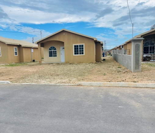 First image of 887 Phoenix Park Village 2 in Greater Portmore, St. Catherine, Jamaica - property is For Rent