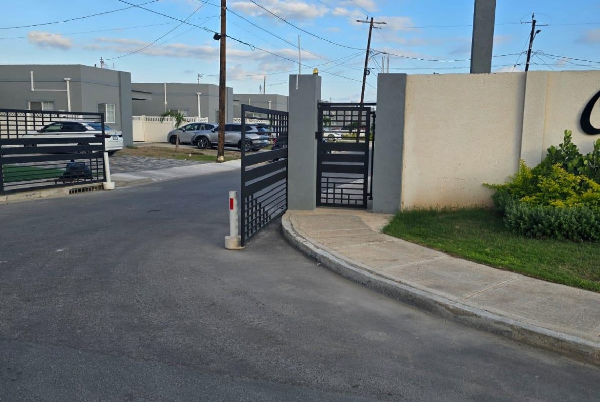 Second image of Scarborough Ave,port Ridg in Phoenix Park, St. Catherine, Jamaica - property is For Rent