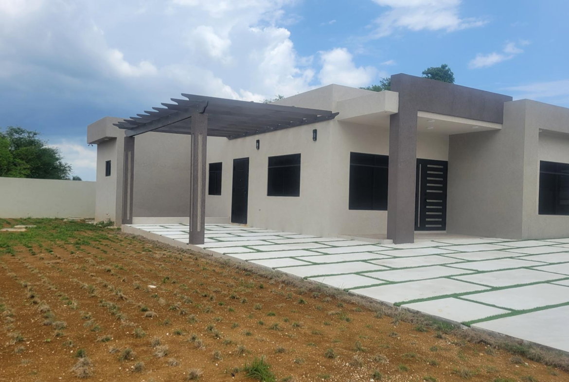 Second image of 4 Longwood, Santa Cruz in Santa Cruz, St. Elizabeth, Jamaica - property is For Sale