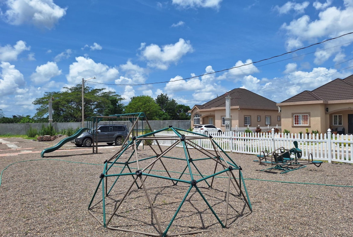 Twenty-First image of 5b-4-5 Georges Street in May Pen, Clarendon, Jamaica - property is For Sale