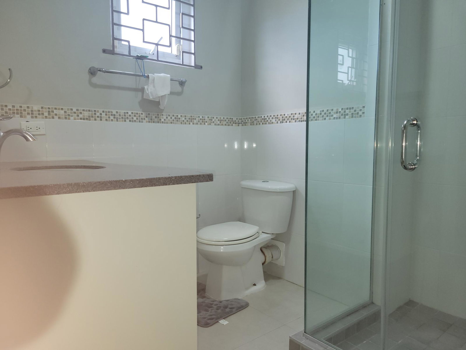 Eighth image of 206-21 Sullivan Avenue in Kingston 8, St. Andrew, Jamaica - property is For Sale