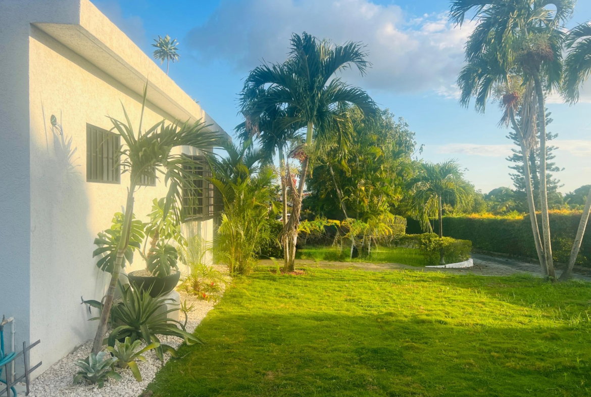 First image of 6 Temple Meads in Kingston 6, St. Andrew, Jamaica - property is For Rent