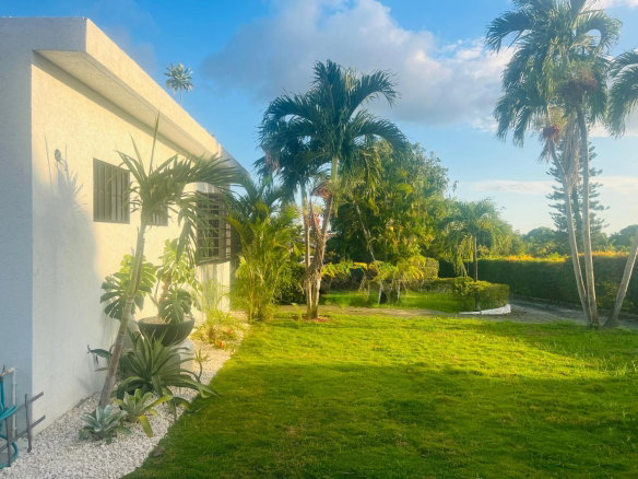 First image of 6 Temple Meads in Kingston 6, St. Andrew, Jamaica - property is For Rent