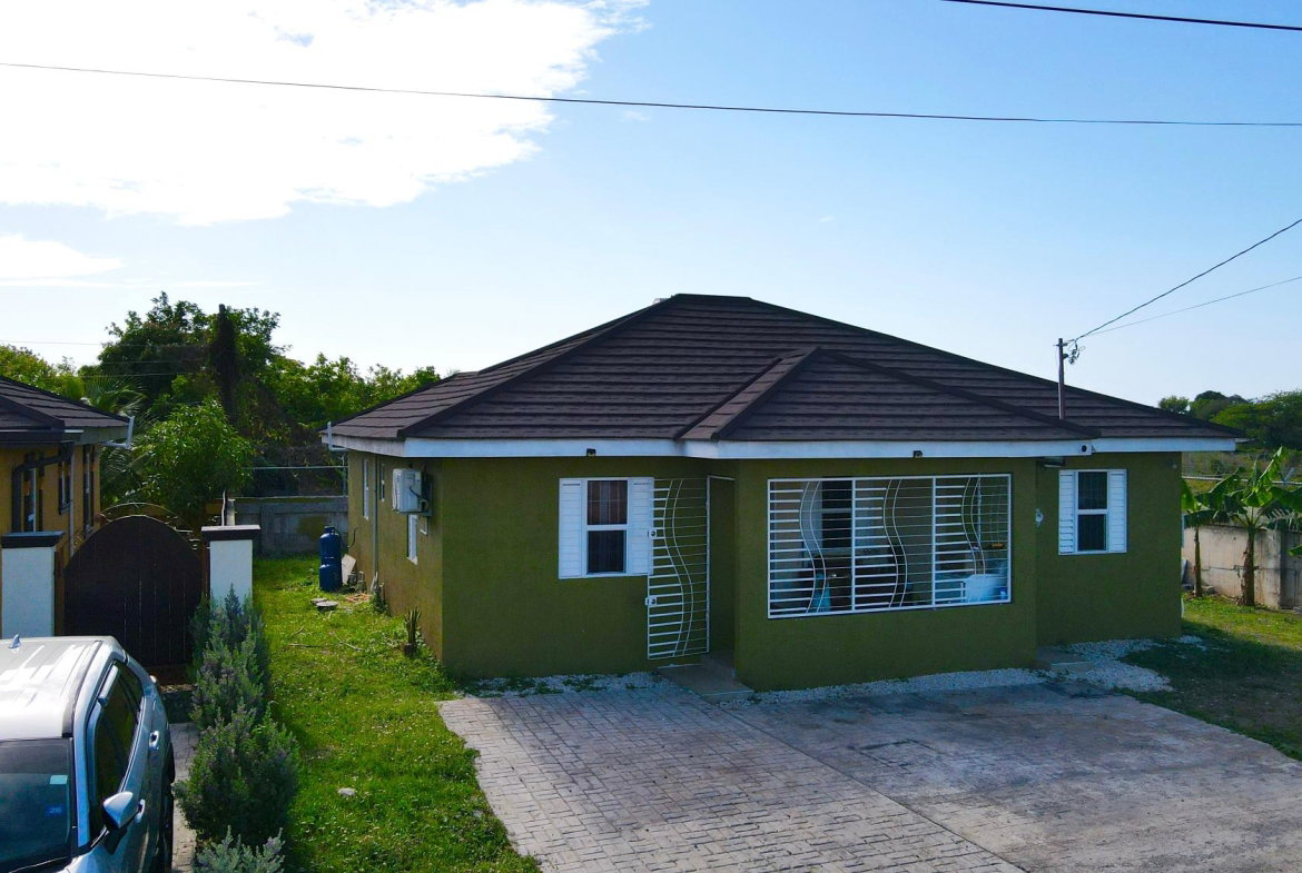 Second image of 41 Colbeck Manor in Colbeck, St. Catherine, Jamaica - property is For Sale