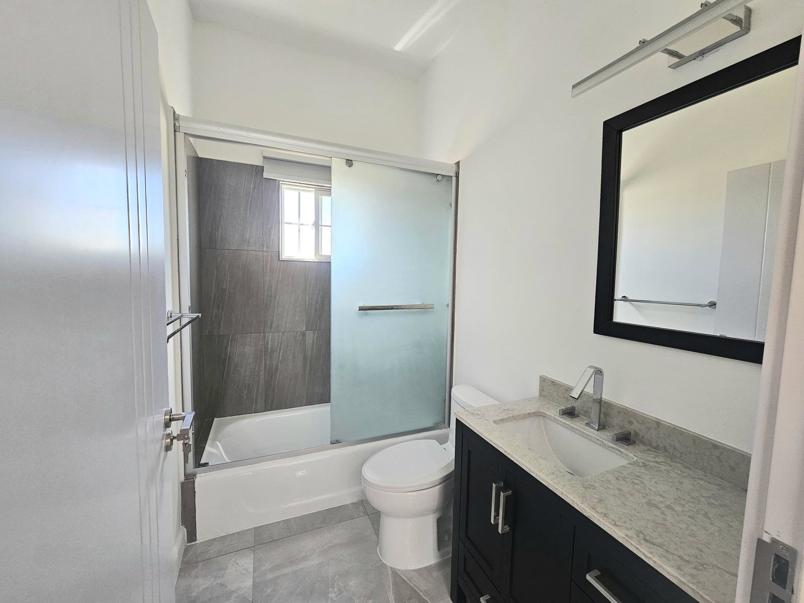 Ninth image of 53 Woodbridge Circle in Greater Portmore, St. Catherine, Jamaica - property is For Sale