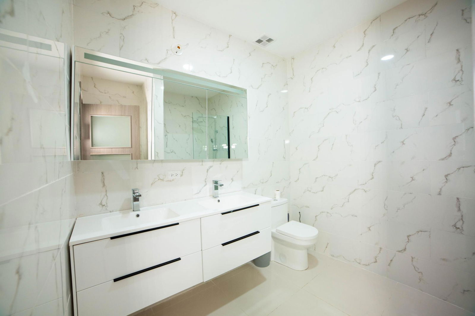 Modern-Townhouse-for-Sale-in-Ocho-Rios-Country-Club-St.-Ann-Jamaica Twenty-Eighth image of th 4- Ocho Rios Country Club in Ocho Rios, St. Ann, Jamaica - property is For Sale