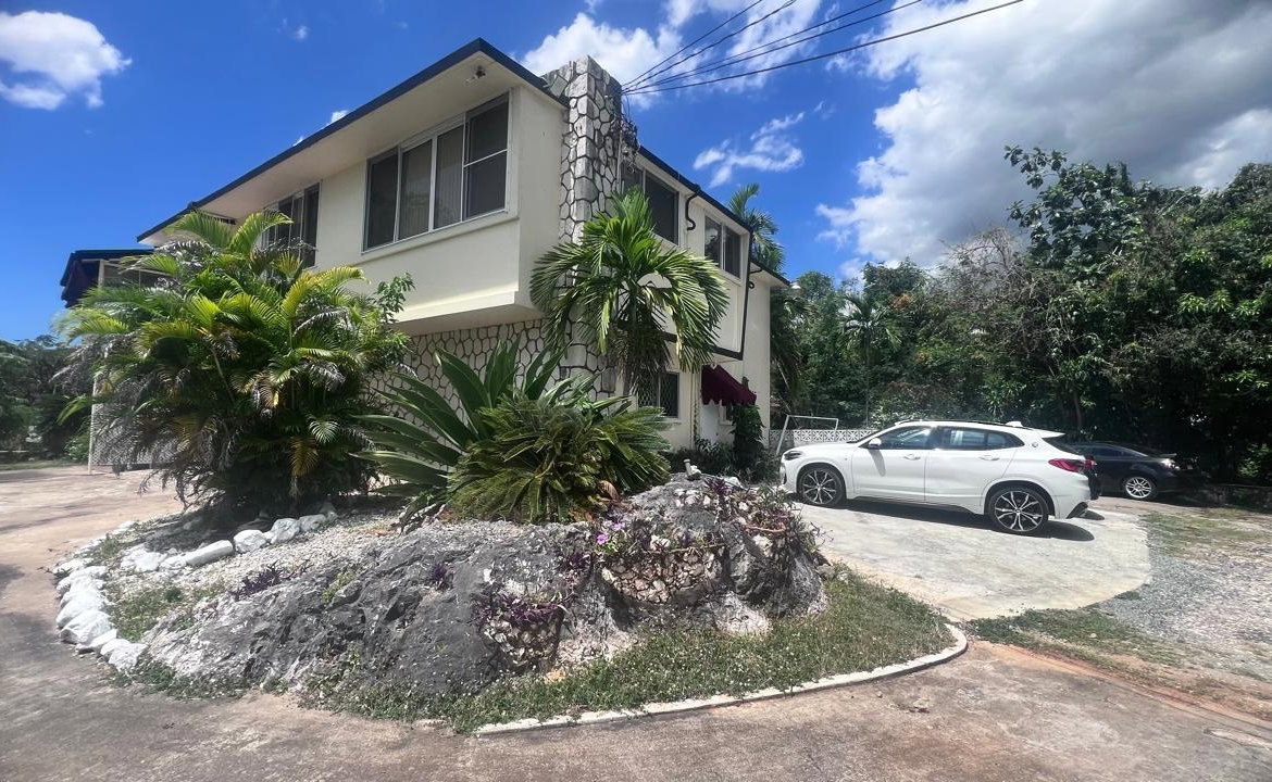 Second image of 25 b Oakridge Kingston 8 in Kingston 8, St. Andrew, Jamaica - property is For Rent