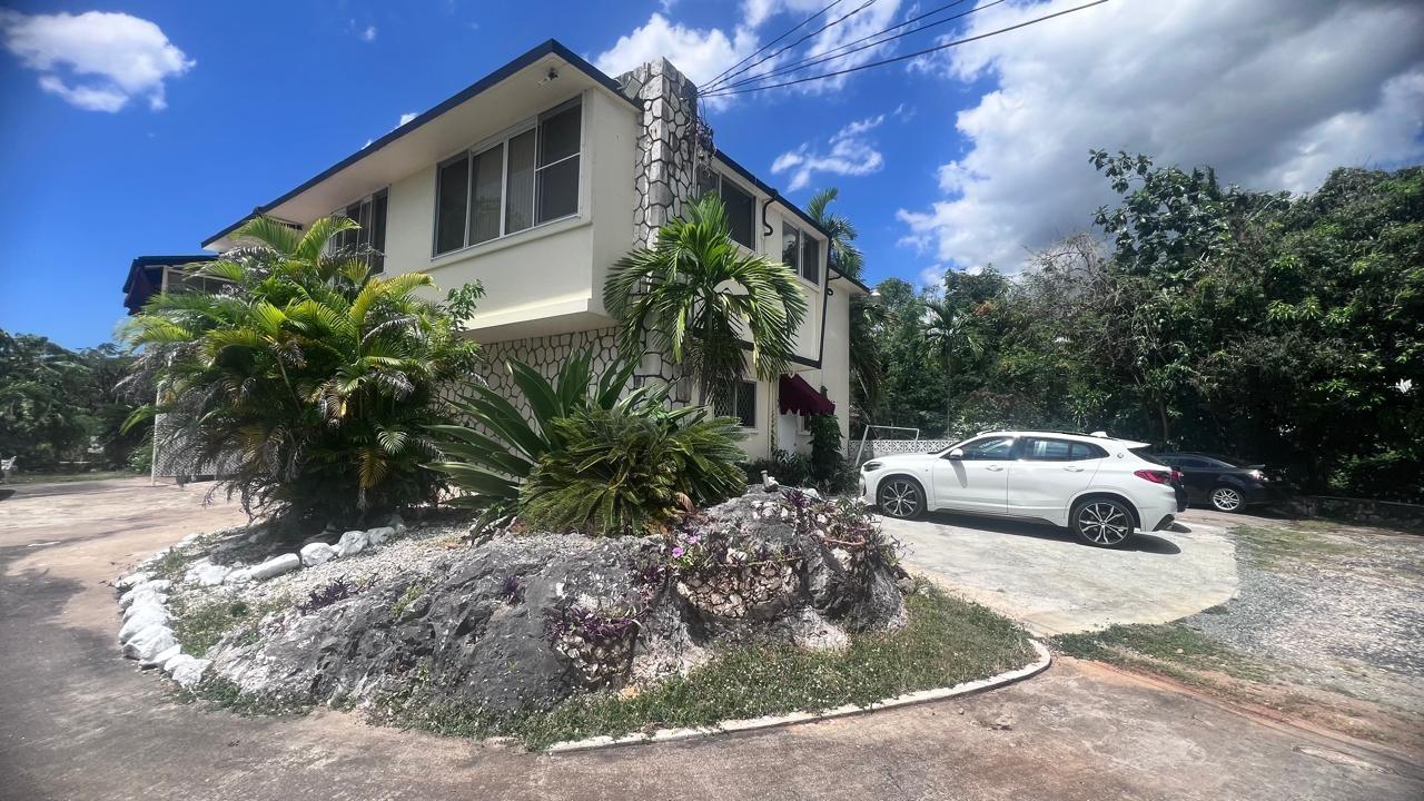 Second image of 25 b Oakridge Kingston 8 in Kingston 8, St. Andrew, Jamaica - property is For Rent