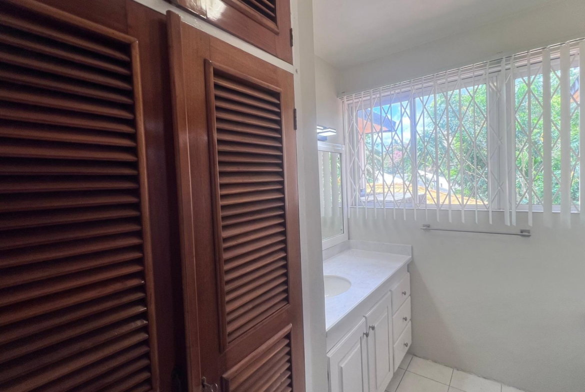 Thirteenth image of 25 b Oakridge Kingston 8 in Kingston 8, St. Andrew, Jamaica - property is For Rent