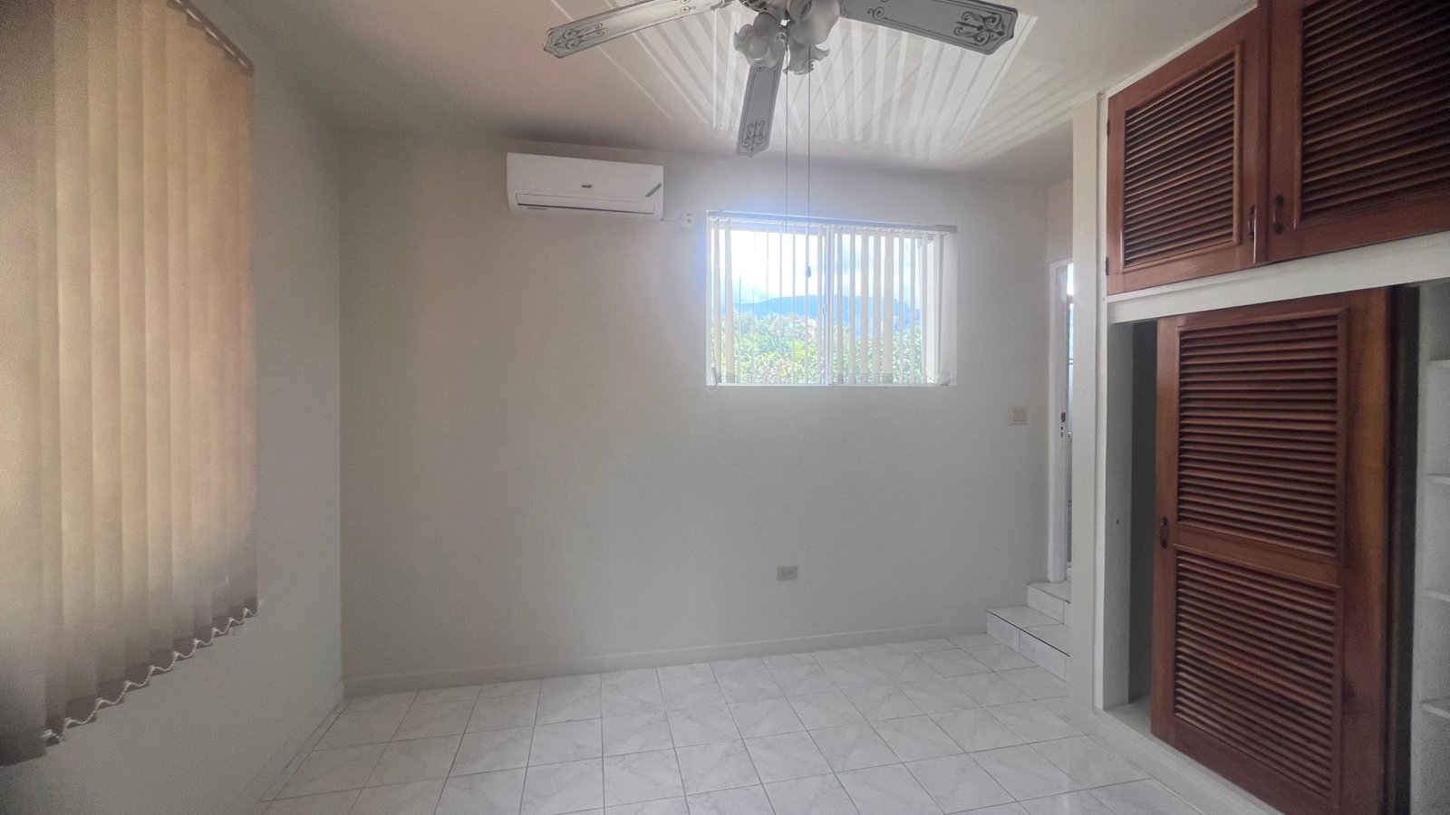 Fourteenth image of 25 b Oakridge Kingston 8 in Kingston 8, St. Andrew, Jamaica - property is For Rent