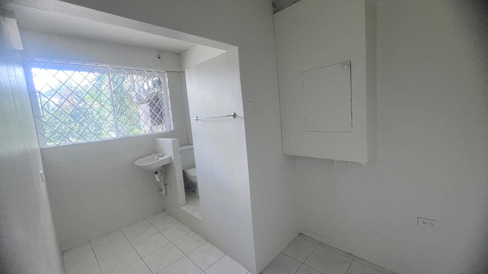 Fifteenth image of 25 b Oakridge Kingston 8 in Kingston 8, St. Andrew, Jamaica - property is For Rent