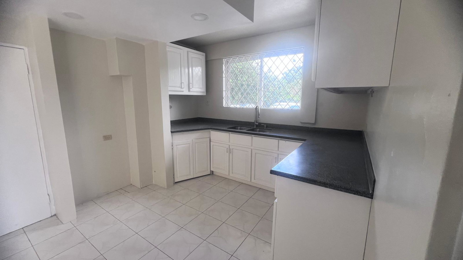 Fifth image of 25 b Oakridge Kingston 8 in Kingston 8, St. Andrew, Jamaica - property is For Rent