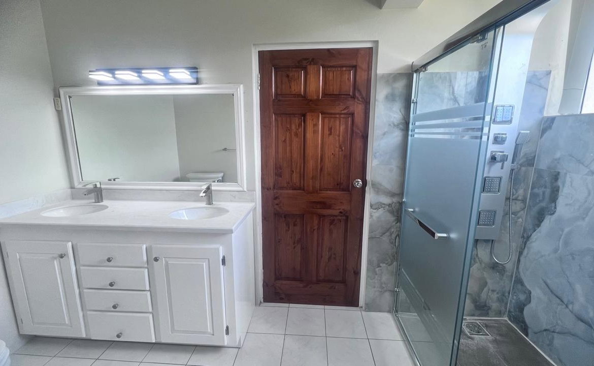 Tenth image of 25 b Oakridge Kingston 8 in Kingston 8, St. Andrew, Jamaica - property is For Rent