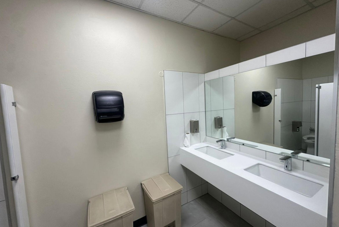 Fourth image of 1st Floor-50-52 Knutsford Boulevard in Kingston 5, St. Andrew, Jamaica - property is For Rent