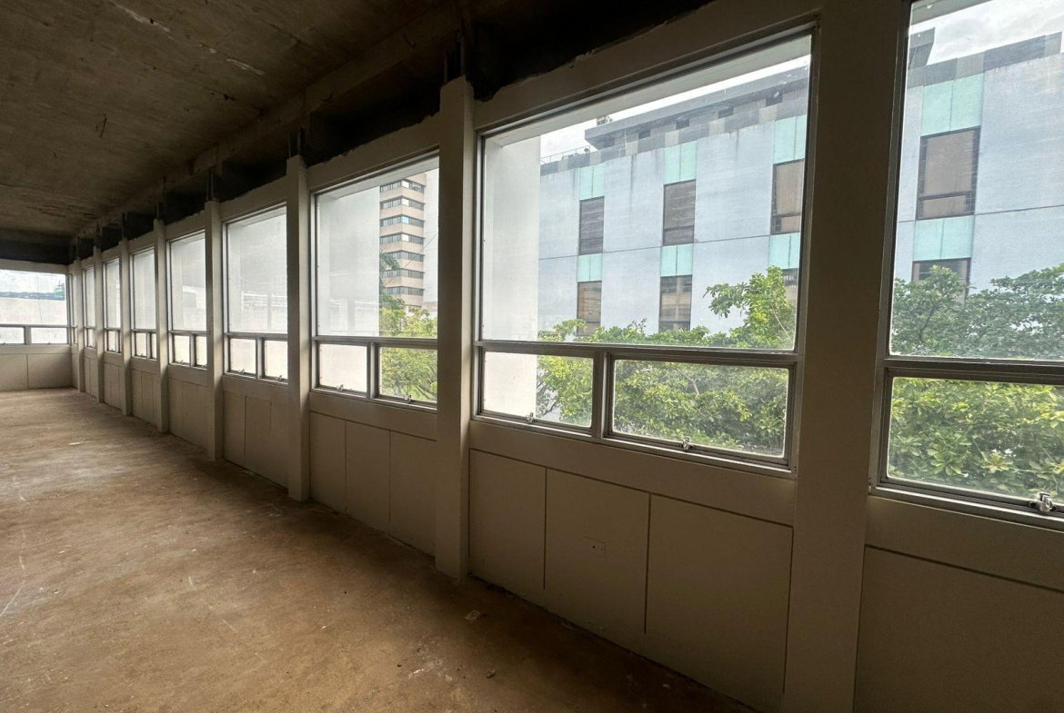 Seventh image of 1st Floor-50-52 Knutsford Boulevard in Kingston 5, St. Andrew, Jamaica - property is For Rent