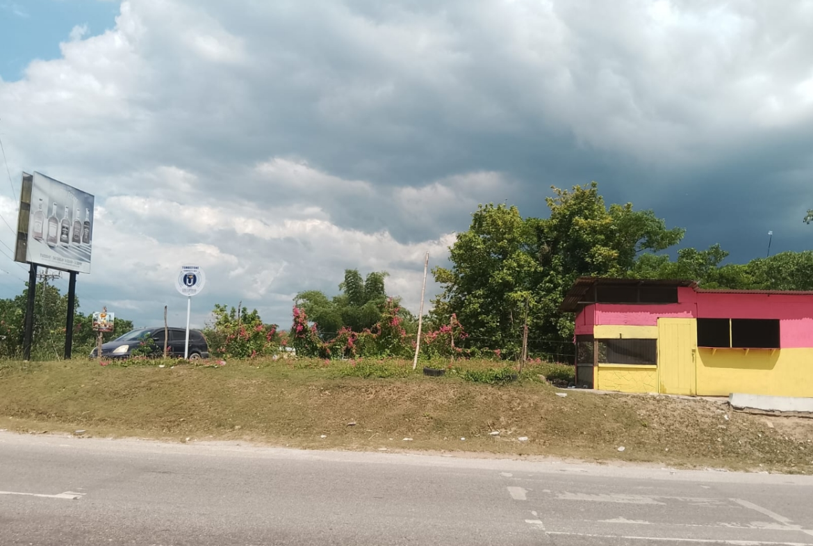 Second image of Tombstone in Lacovia, St. Elizabeth, Jamaica - property is For Sale
