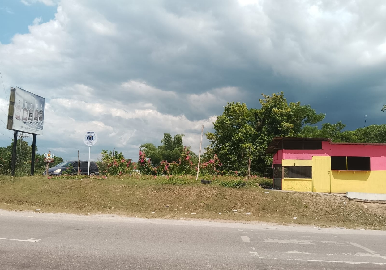 Second image of Tombstone in Lacovia, St. Elizabeth, Jamaica - property is For Sale