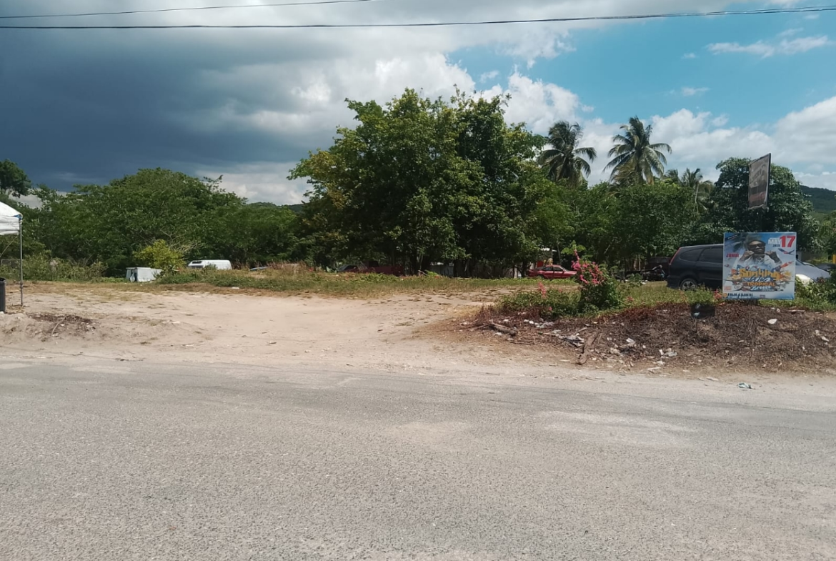 Third image of Tombstone in Lacovia, St. Elizabeth, Jamaica - property is For Sale