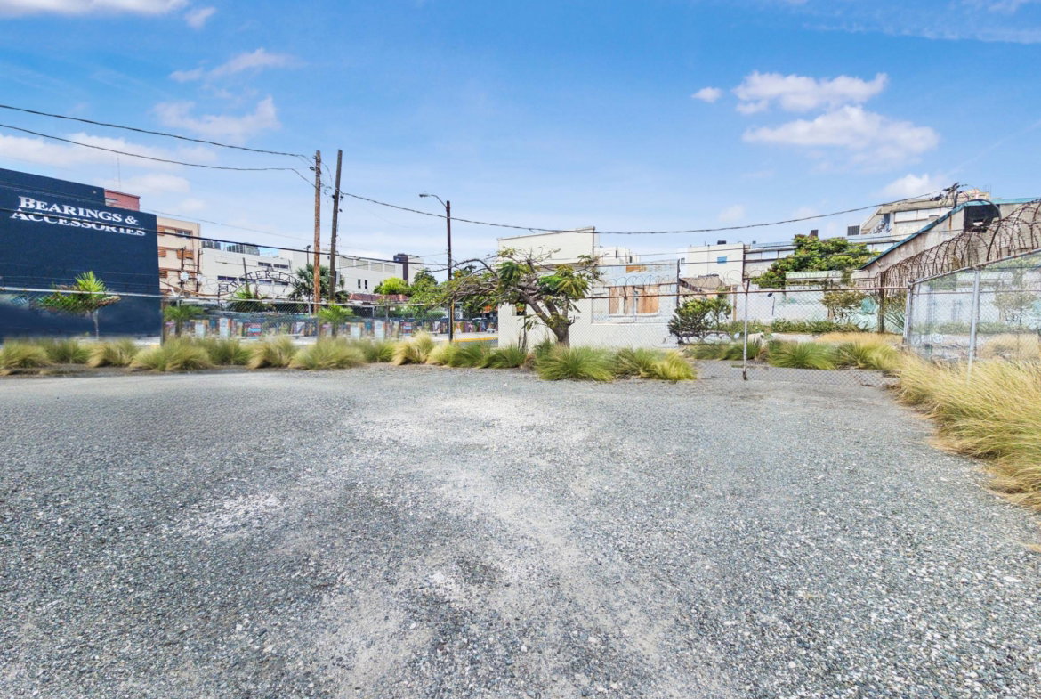 Eighth image of 2nd Floor-79 Harbour Street in KINGSTON, Kingston, Jamaica - property is For Rent