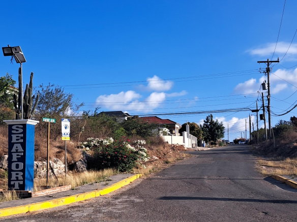 First image of 176 Great Pond Close in HELLSHIRE HILLS, St. Catherine, Jamaica - property is For Sale