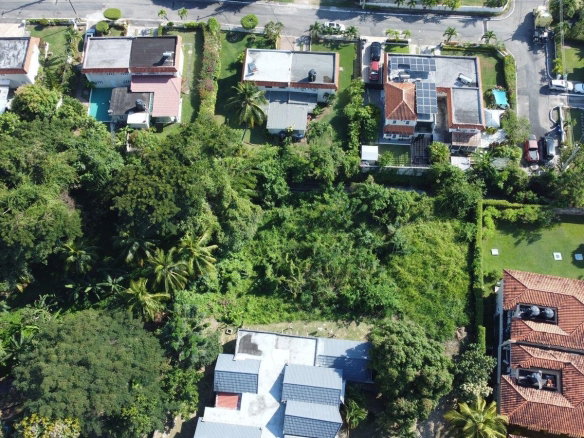 First image of 15 Farringdon Drive in Kingston 6, St. Andrew, Jamaica - property is For Sale