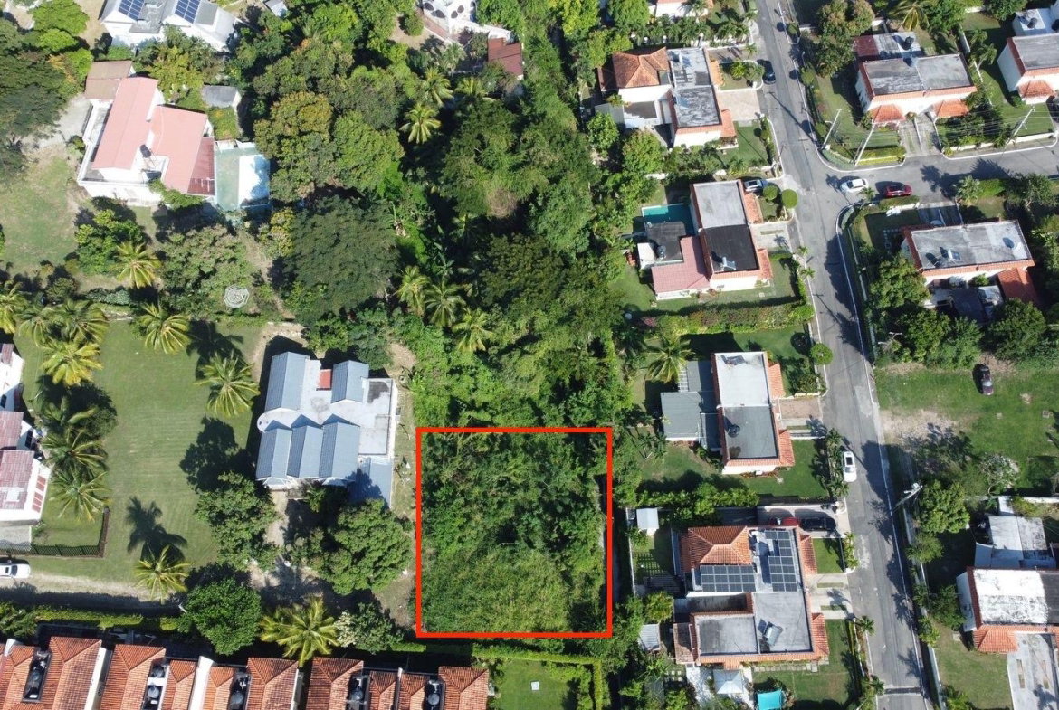 Seventh image of 15 Farringdon Drive in Kingston 6, St. Andrew, Jamaica - property is For Sale