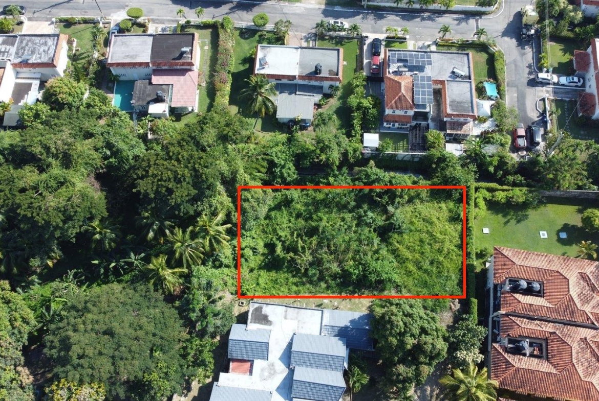 Eighth image of 15 Farringdon Drive in Kingston 6, St. Andrew, Jamaica - property is For Sale