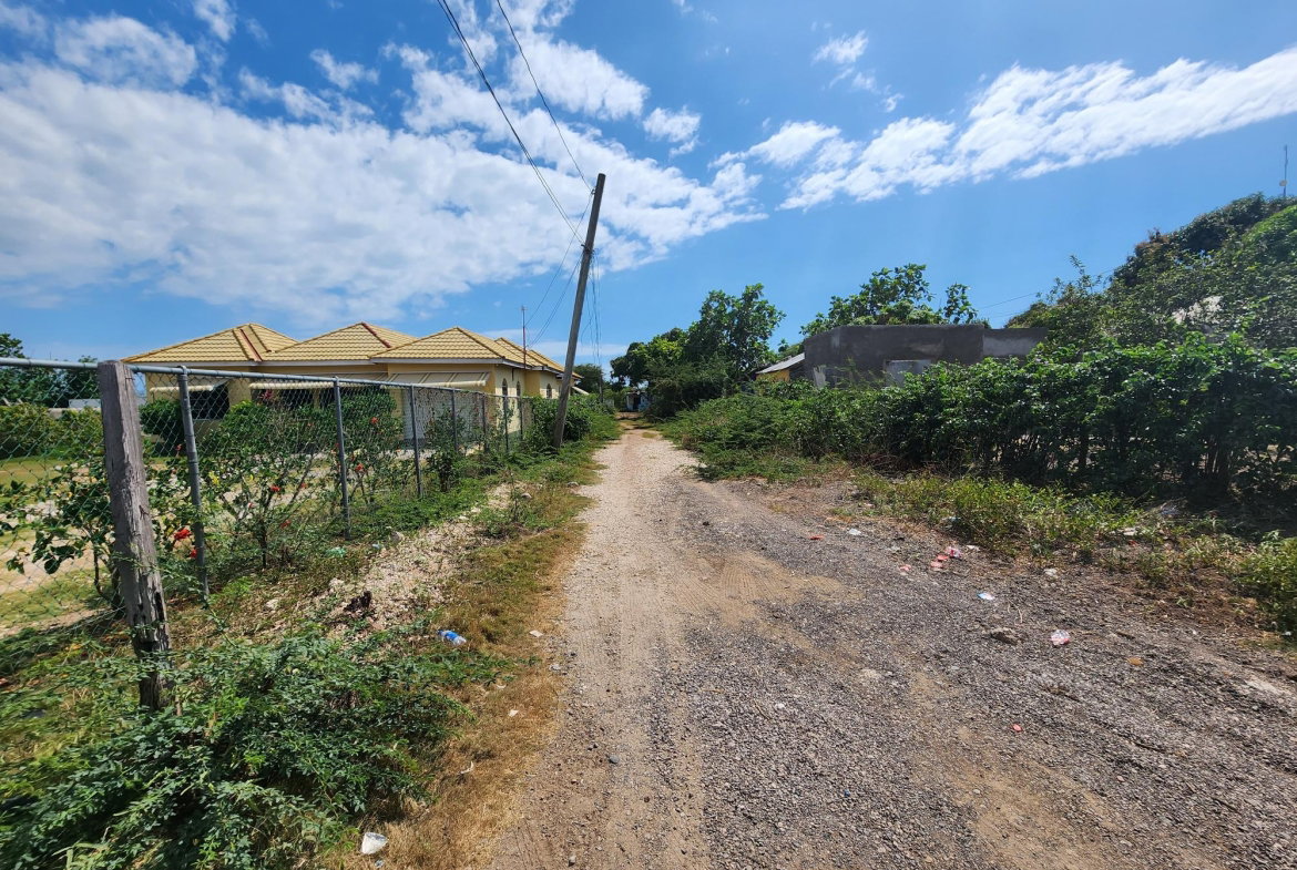 Tenth image of Thompson Pen Road in Old Harbour, St. Catherine, Jamaica - property is For Sale