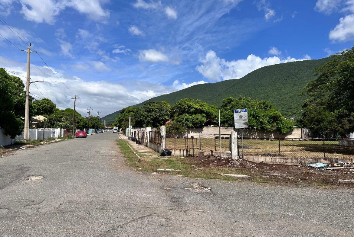 Twenty-First image of 7-10a Fairbourne Road in Kingston 2, Kingston, Jamaica - property is For Rent
