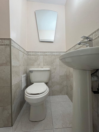 Eleventh image of e 11-129-133 Constant Spring Road in Kingston 8, St. Andrew, Jamaica - property is For Rent