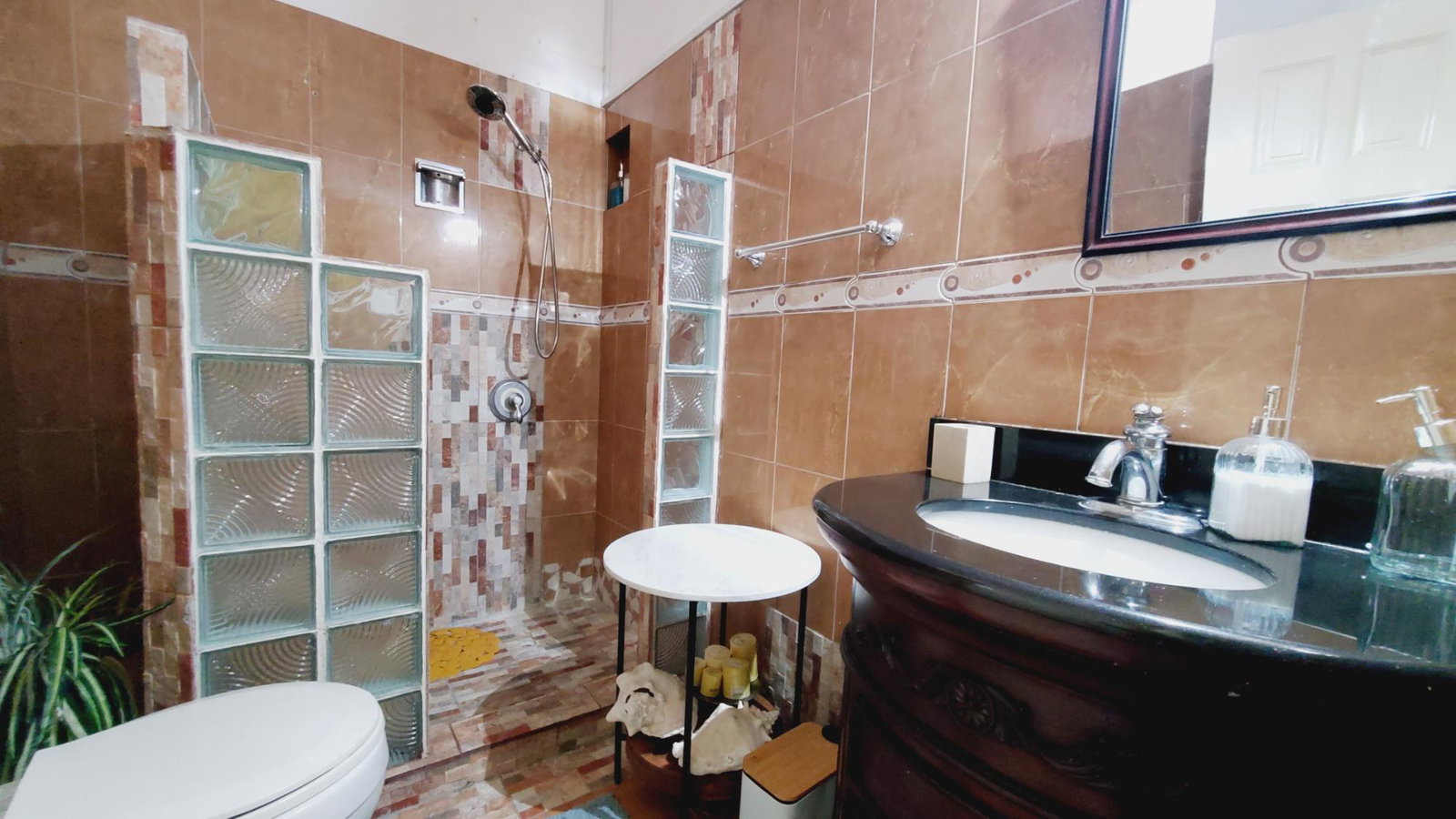 Twenty-First image of 16-11 Surbiton Road in Kingston 10, St. Andrew, Jamaica - property is For Rent