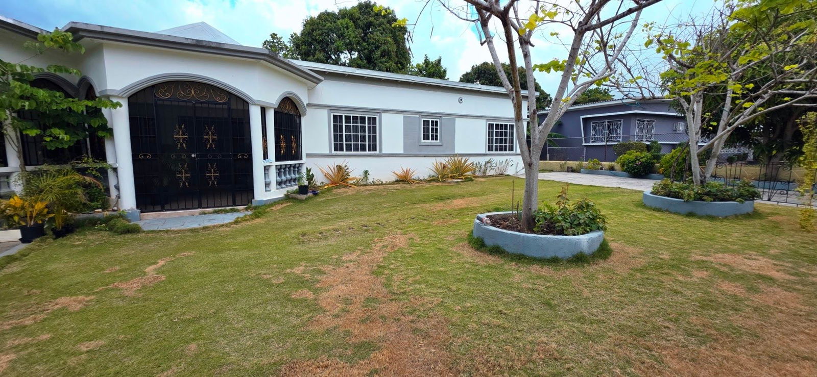 Second image of B-2f Woodlawn Ave in Kingston 19, St. Andrew, Jamaica - property is For Rent