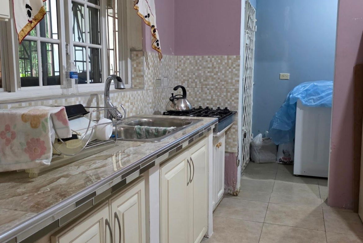 Eleventh image of B-2f Woodlawn Ave in Kingston 19, St. Andrew, Jamaica - property is For Rent