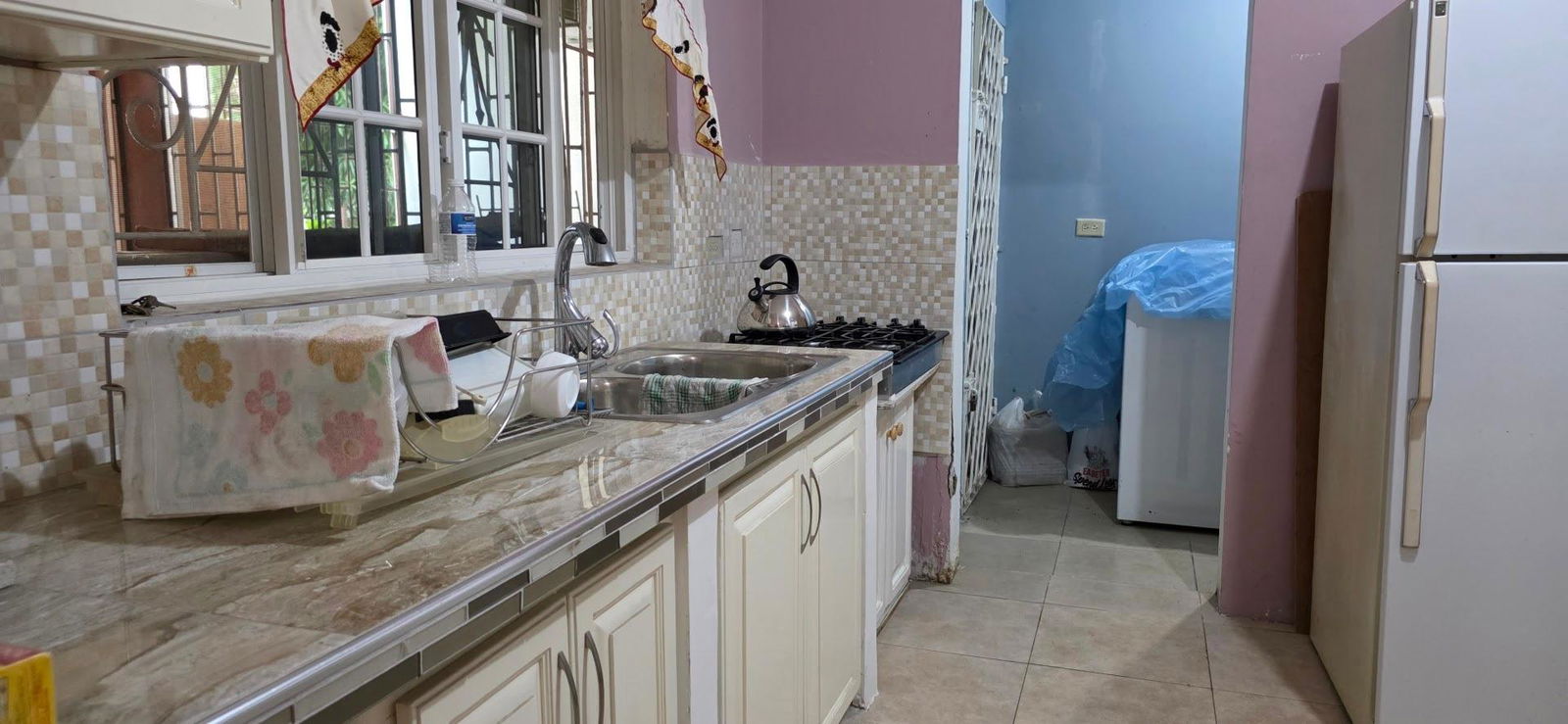 Eleventh image of B-2f Woodlawn Ave in Kingston 19, St. Andrew, Jamaica - property is For Rent
