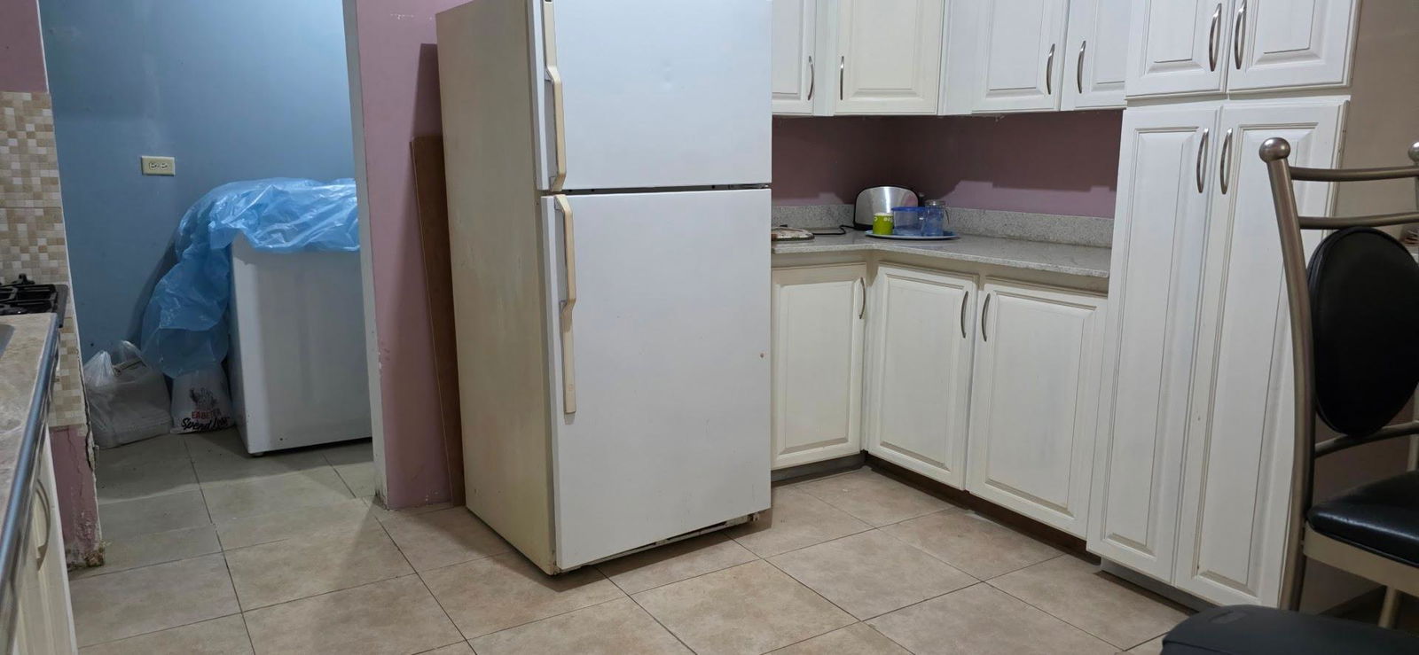 Twelfth image of B-2f Woodlawn Ave in Kingston 19, St. Andrew, Jamaica - property is For Rent
