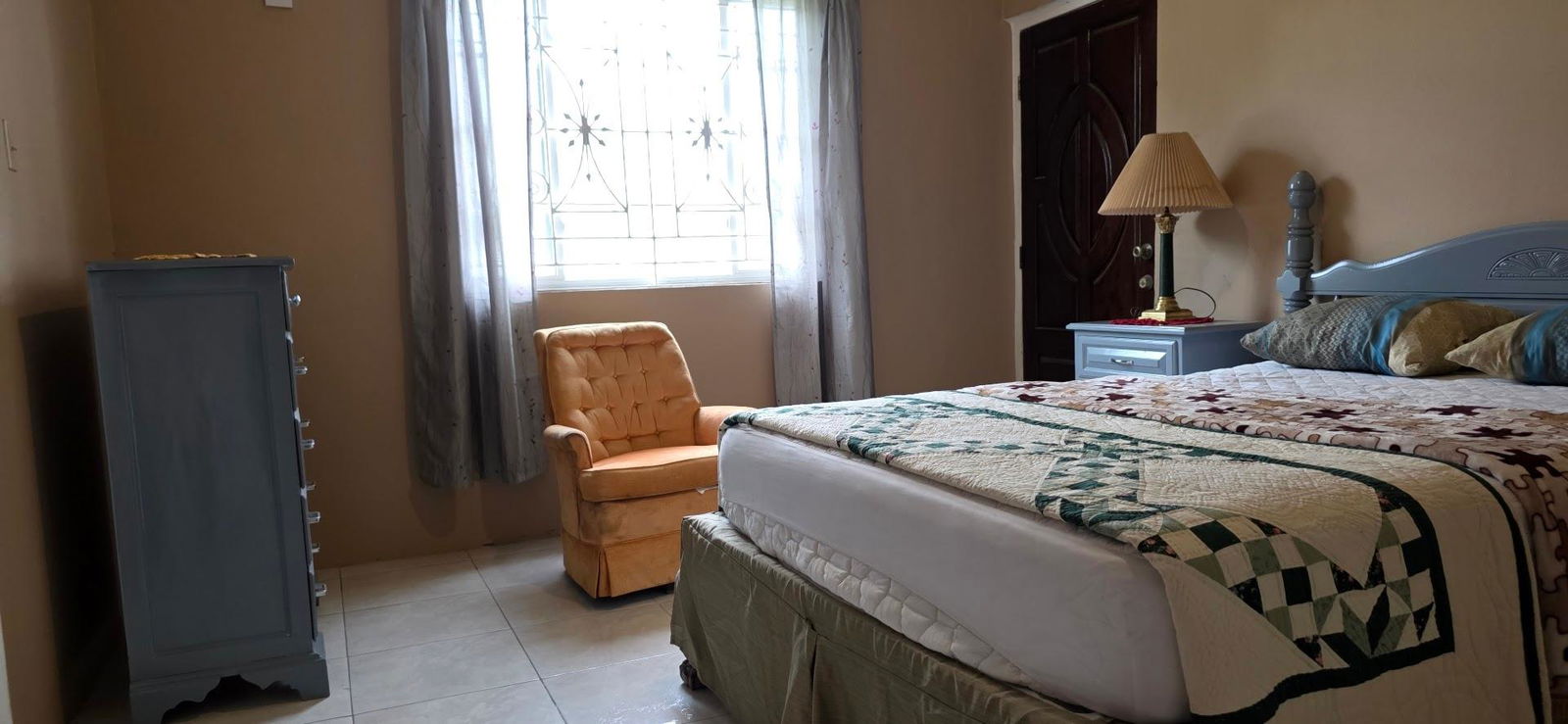 Sixteenth image of B-2f Woodlawn Ave in Kingston 19, St. Andrew, Jamaica - property is For Rent