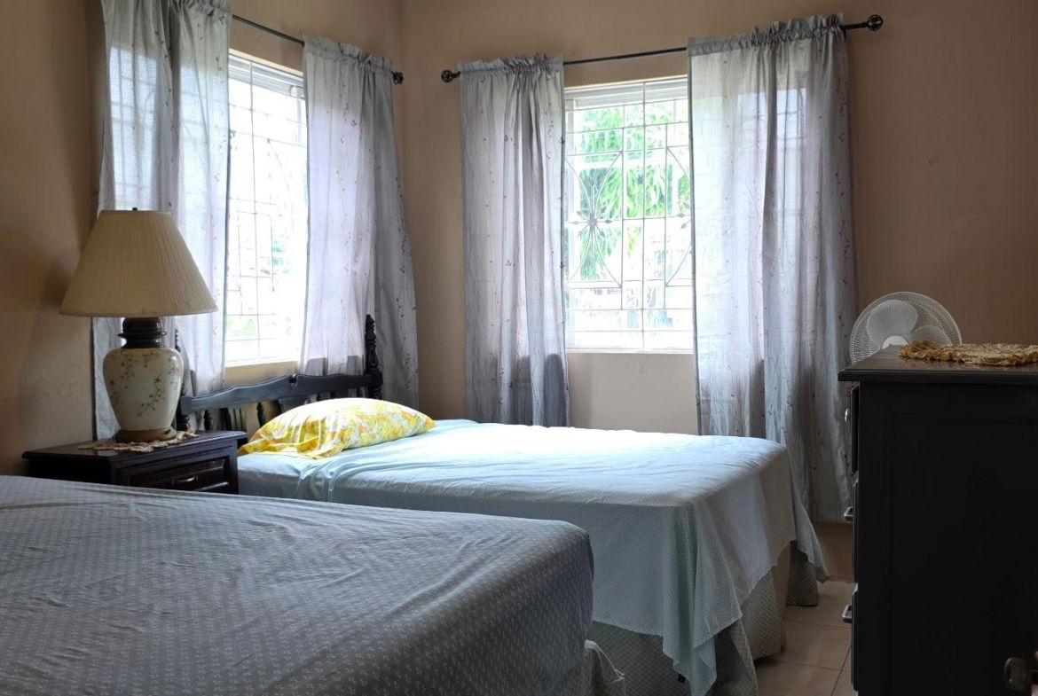 Nineteenth image of B-2f Woodlawn Ave in Kingston 19, St. Andrew, Jamaica - property is For Rent