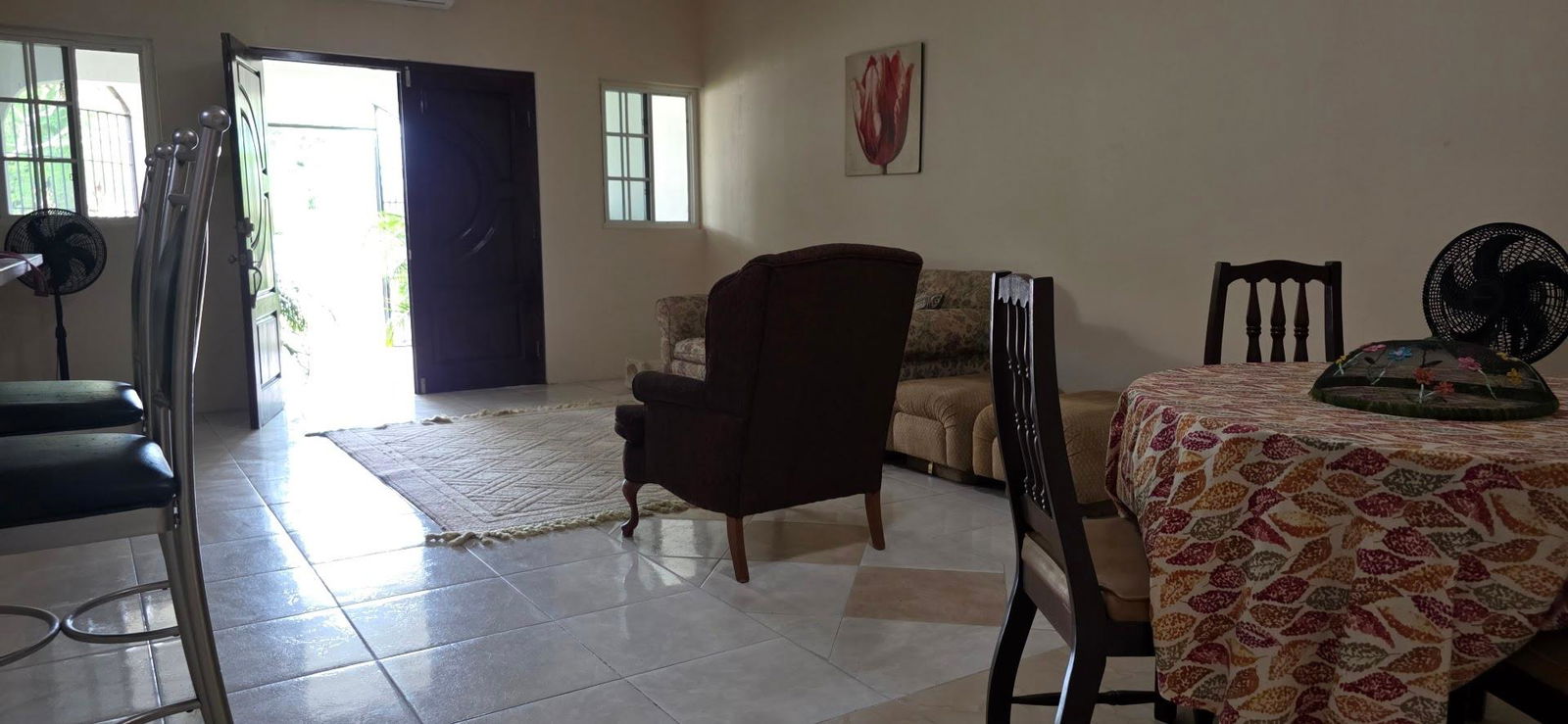 Seventh image of B-2f Woodlawn Ave in Kingston 19, St. Andrew, Jamaica - property is For Rent
