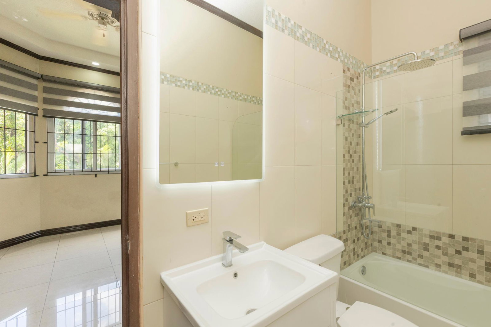 Eleventh image of 4-24 Knightsdale Drive in Kingston 19, St. Andrew, Jamaica - property is For Sale