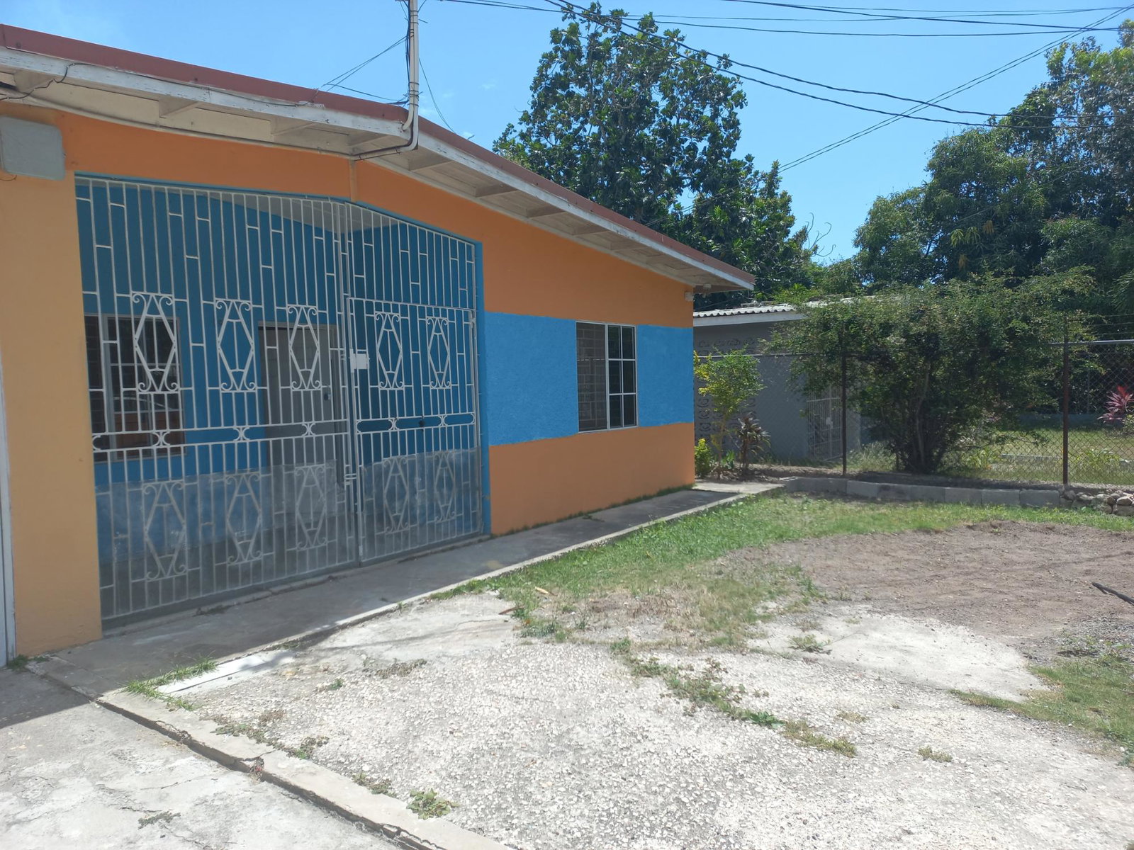 Spacious-2-Bedroom-Flat-for-Rent-in-St.-Catherine-Jamaica-2-48-Stuart-Avenue Second image of 2-48 Stuart Avenue in Spanish Town, St. Catherine, Jamaica - property is For Rent